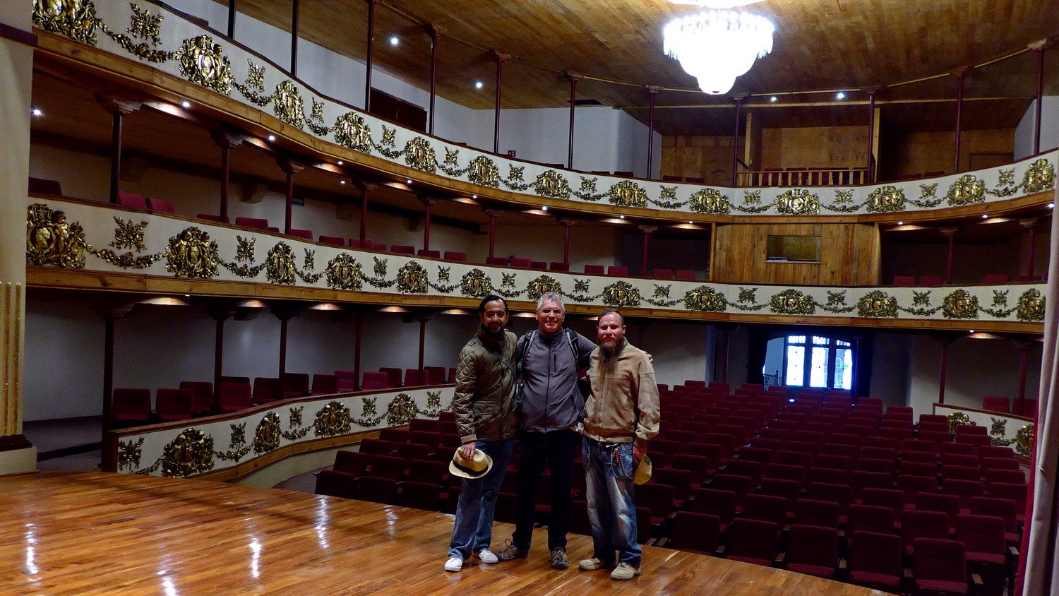 Cuitlahuac, Alfred and Poldi in the theater of Tenango